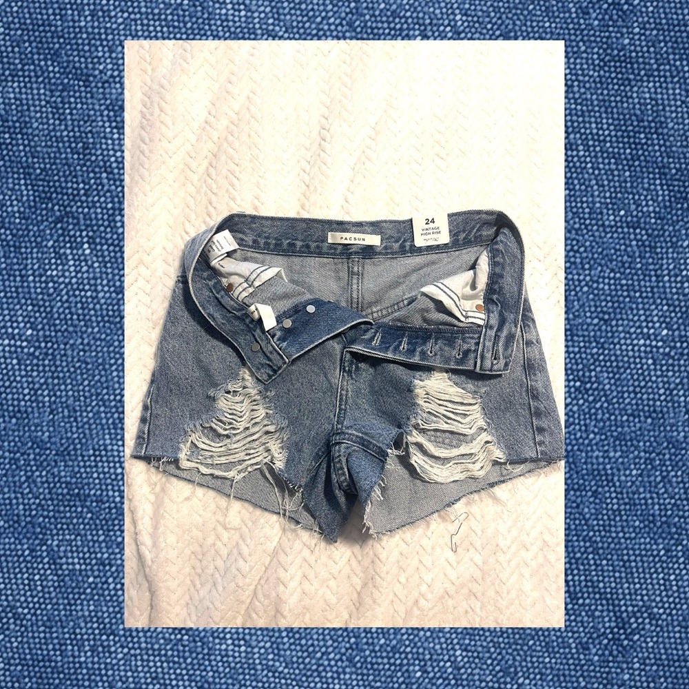PacSun Size 24 Brand new distressed denim shorts
